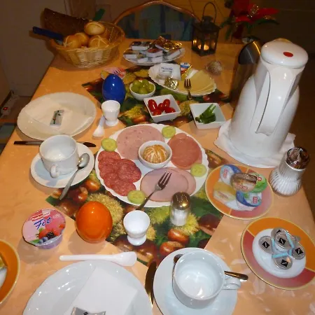 Am Peeneufer Ug Guest house